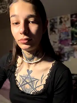 mollyEXD online show from 11.28.25