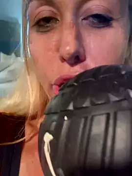 Snapshot of 1fun_one chatting on 09.16.25 1fun one online show from 09.16.25