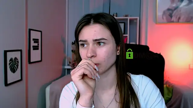 Snapshot of flora_ri chatting on 01.31.25 flora ri online show from 01.31.25