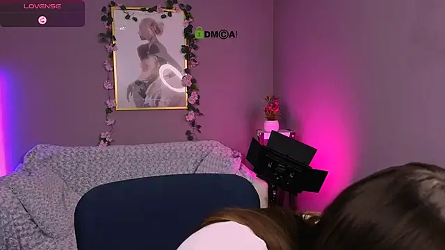 Snapshot of flora_ri chatting on 10.10.25 flora ri online show from 10.10.25