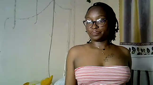 Snapshot of Vprettieeer chatting on 01.18.25 Vprettieeer online show from 01.18.25