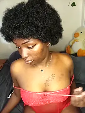 Snapshot of Vprettieeer chatting on 02.26.25 Vprettieeer online show from 02.26.25