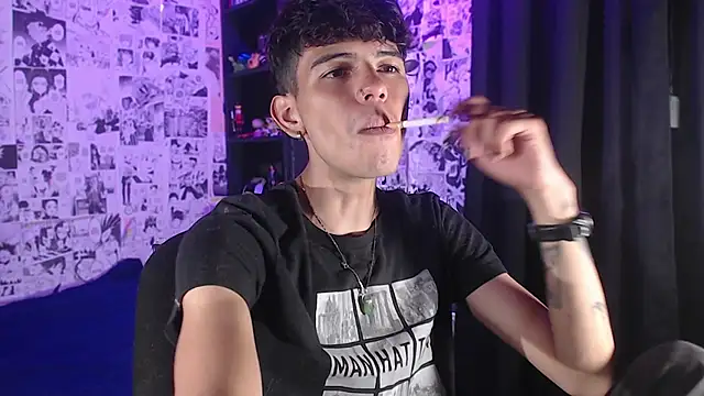 Snapshot of Mickey_Magic chatting on 11.23.25 Mickey Magic online show from 11.23.25