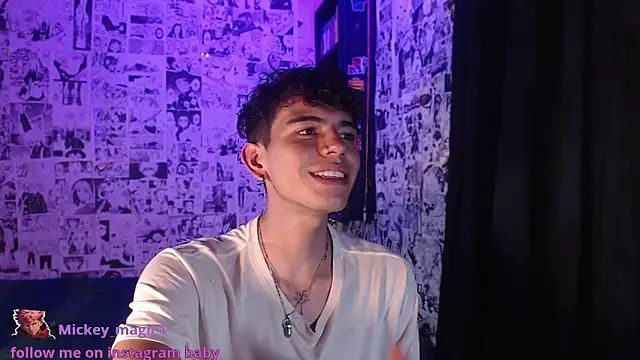 Snapshot of Mickey_Magic chatting on 12.04.25 Mickey Magic online show from 12.04.25