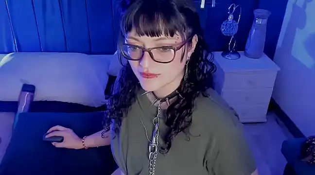 Snapshot of JeanneSabatier chatting on 03.06.25 JeanneSabatier online show from 03.06.25