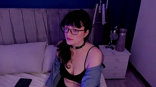 Snapshot of JeanneSabatier chatting on 03.21.25 JeanneSabatier online show from 03.21.25