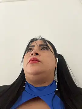 Snapshot of Miia_Jazmin chatting on 10.31.25 Miia Jazmin online show from 10.31.25