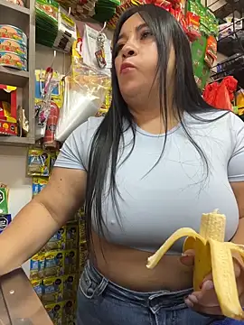 Snapshot of Miia_Jazmin chatting on 11.11.25 Miia Jazmin online show from 11.11.25