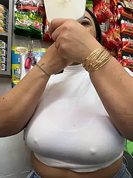 Snapshot of Miia_Jazmin chatting on 12.14.25 Miia Jazmin online show from 12.14.25