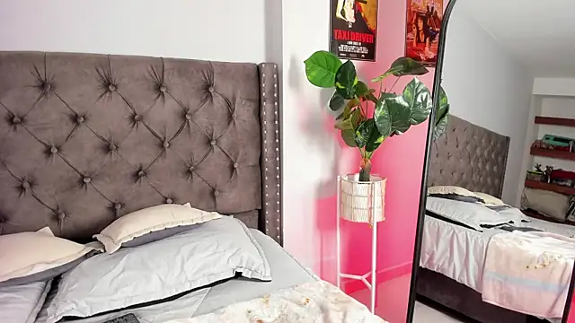 Savannah Cameron online show from 02.28.25