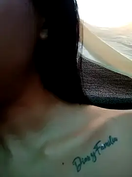 Zoe Sweett18 online show from 03.03.25