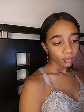 Zoe Sweett18 online show from 06.05.26
