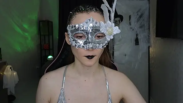 Snapshot of Sweeet_Lilit chatting on 10.28.25 Sweeet Lilit online show from 10.28.25