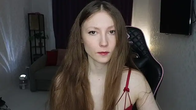 Snapshot of Sweeet_Lilit chatting on 12.14.25 Sweeet Lilit online show from 12.14.25