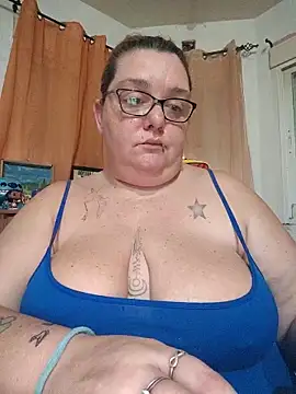 diosacurvy1984 online show from 12.16.25