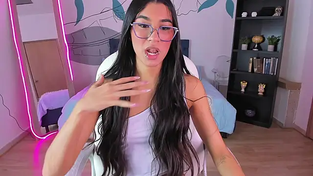 Snapshot of Dana_Paula chatting on 11.27.25 Dana Paula online show from 11.27.25