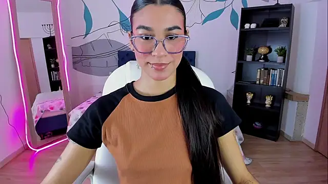 Snapshot of Dana_Paula chatting on 12.14.25 Dana Paula online show from 12.14.25