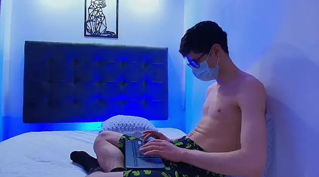 Snapshot of wolfandsky chatting on 01.31.25 wolfandsky online show from 01.31.25