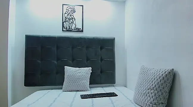 Snapshot of wolfandsky chatting on 02.07.25 wolfandsky online show from 02.07.25