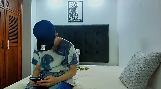 Snapshot of wolfandsky chatting on 03.15.25 wolfandsky online show from 03.15.25