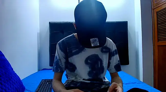 Snapshot of wolfandsky chatting on 03.20.25 wolfandsky online show from 03.20.25