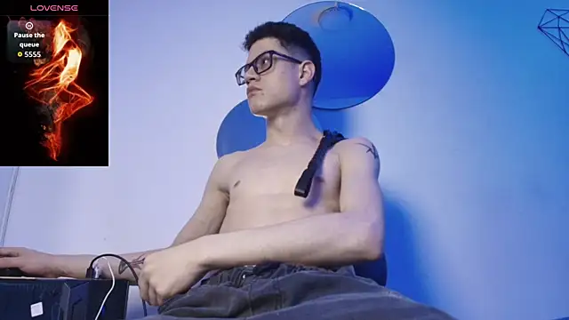 Snapshot of wolfandsky chatting on 09.09.25 wolfandsky online show from 09.09.25