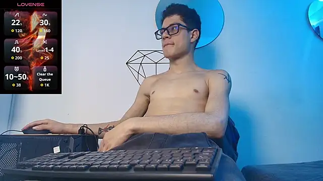 Snapshot of wolfandsky chatting on 09.23.25 wolfandsky online show from 09.23.25