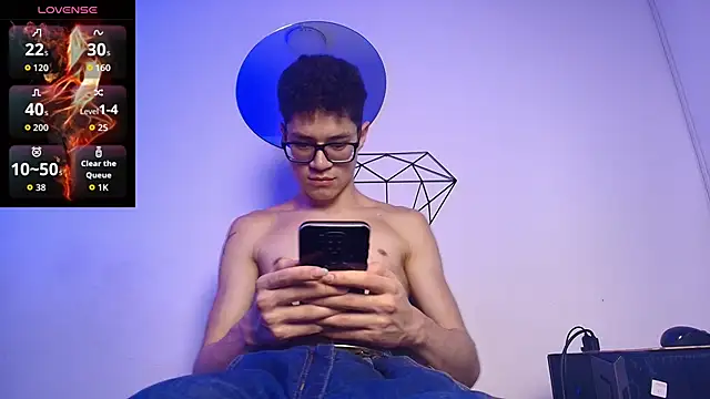 Snapshot of wolfandsky chatting on 09.27.25 wolfandsky online show from 09.27.25