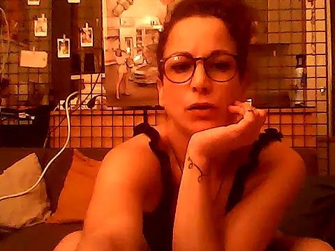 Snapshot of Lela64 chatting on 09.11.25 Lela64 online show from 09.11.25