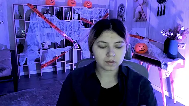 DiaAngell online show from 10.31.25