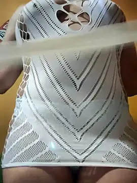 ilonna2025 online show from 10.29.25