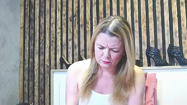 Kisi Lovi online show from 04.29.26