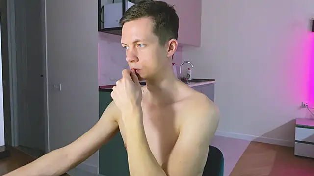 max shy online show from 03.07.25