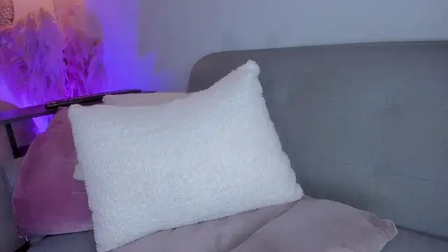 cutte hanna18 online show from 02.13.25