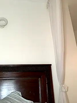 Snapshot of madell chatting on 11.05.25 madell online show from 11.05.25