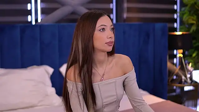 Snapshot of LaylaKristall chatting on 02.27.25 LaylaKristall online show from 02.27.25