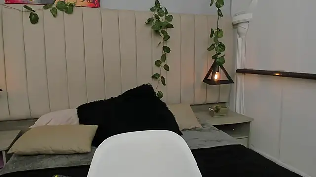 Snapshot of Paulina_Lopezz chatting on 11.13.25 Paulina Lopezz online show from 11.13.25