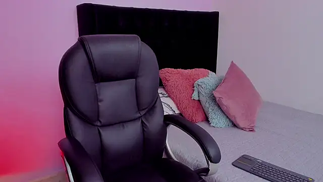 Paulina Lopezz online show from 03.06.26