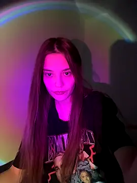 Snapshot of RayWillliams chatting on 11.19.25 RayWillliams online show from 11.19.25