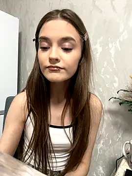 Snapshot of RayWillliams chatting on 11.24.25 RayWillliams online show from 11.24.25