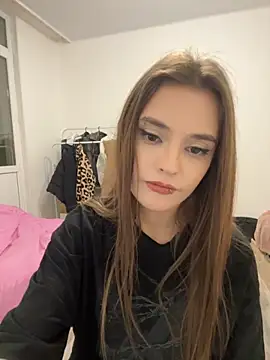 Snapshot of RayWillliams chatting on 11.29.25 RayWillliams online show from 11.29.25