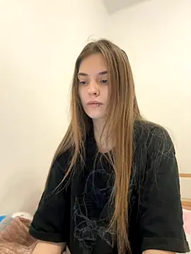 Snapshot of RayWillliams chatting on 11.29.25 RayWillliams online show from 11.29.25