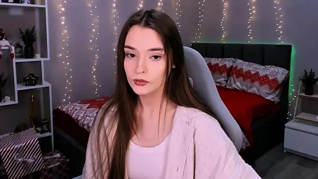 Snapshot of RayWillliams chatting on 12.16.25 RayWillliams online show from 12.16.25