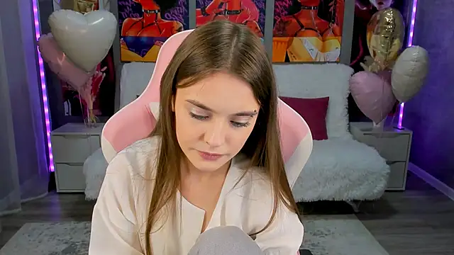 Snapshot of RayWillliams chatting on 02.14.26 RayWillliams online show from 02.14.26