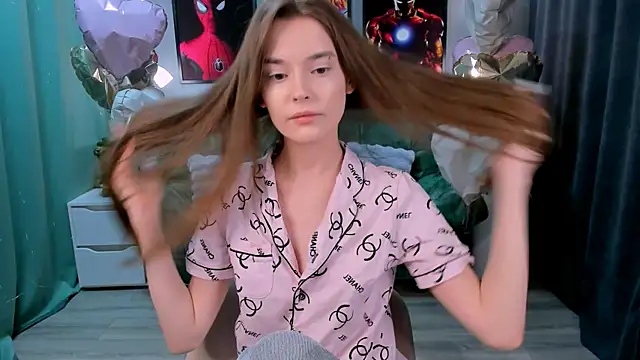 Snapshot of RayWillliams chatting on 03.15.26 RayWillliams online show from 03.15.26