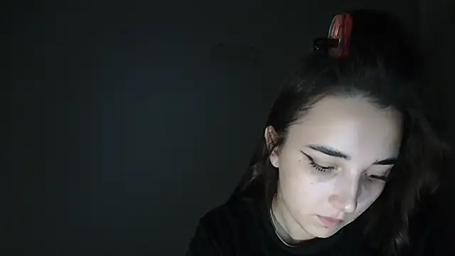 Eva Gloryy online show from 11.05.25