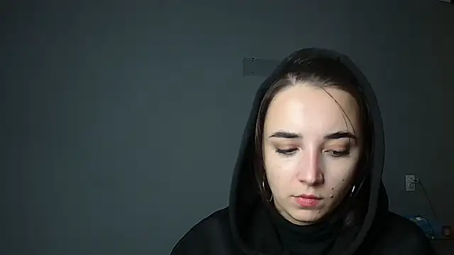 Eva Gloryy online show from 11.19.25