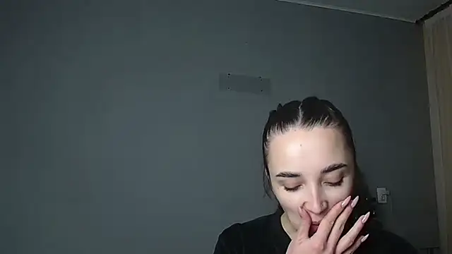 Eva Gloryy online show from 01.10.26