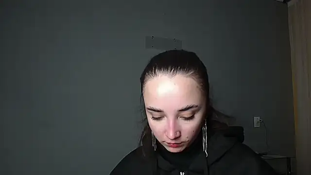 Eva Gloryy online show from 04.20.26