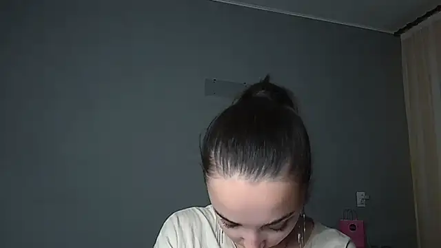 Eva Gloryy online show from 06.12.26
